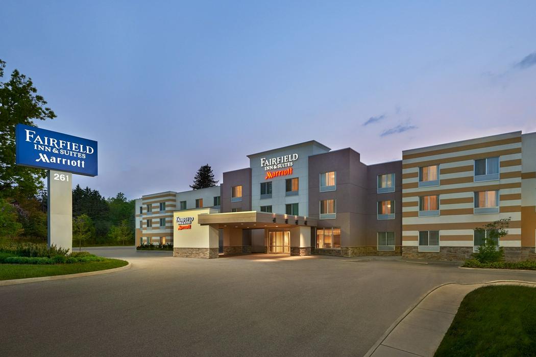 Fairfield Inn Suites Marriott Barrie ReservationDesk com