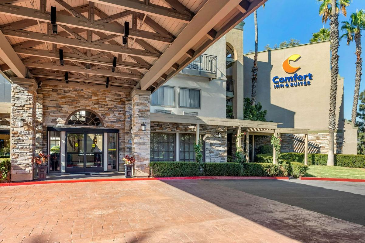 Comfort Inn Suites Orange County John Wayne Airport
