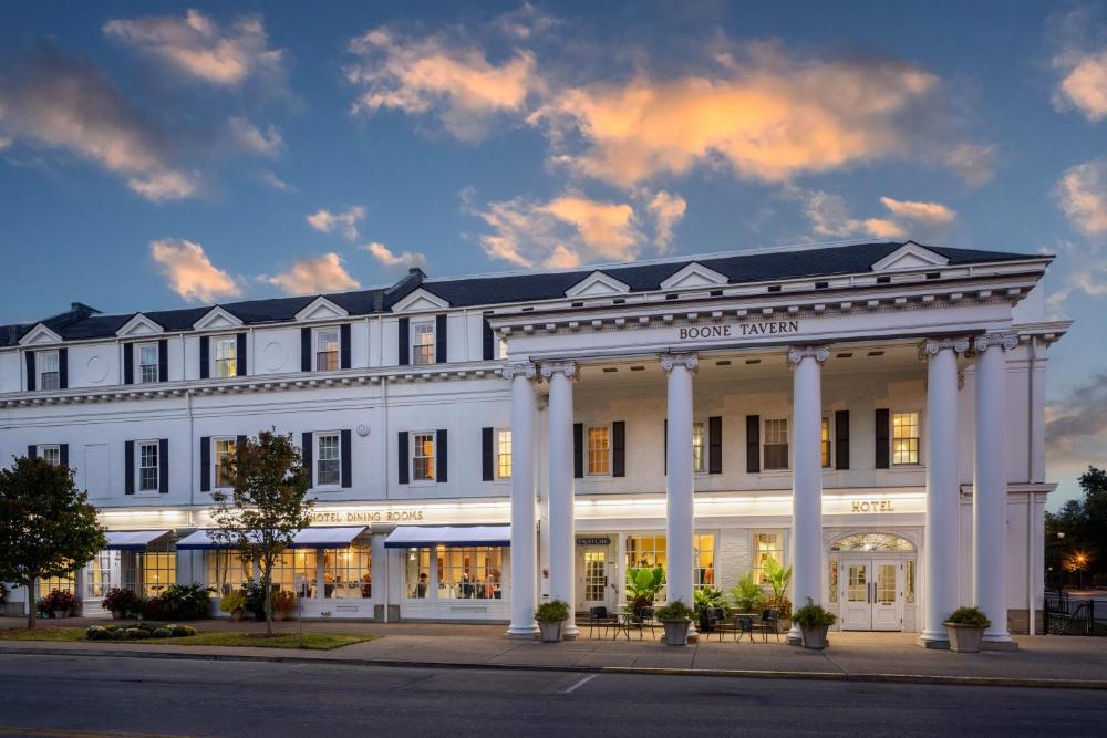 Historic Boone Tavern Hotel and Restaurant - ReservationDesk.com