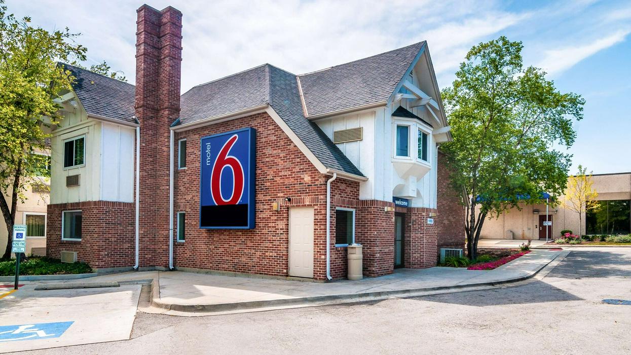 Motel 6 Arlington Heights, IL Chicago North Central Hotel Deals