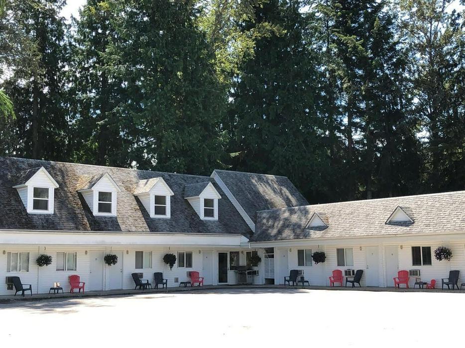 Pines Motel - ReservationDesk.com