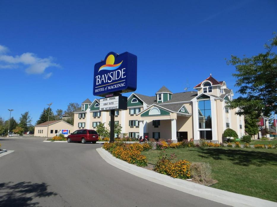 Bayside Hotel Of Mackinac - ReservationDesk.com