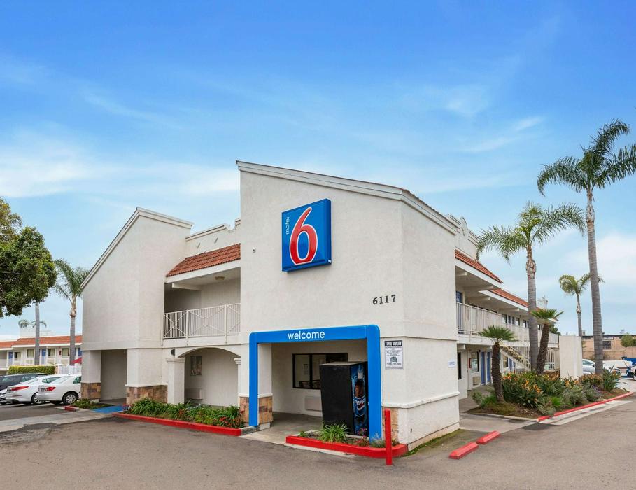 Motel 6 Carlsbad, CA - East - ReservationDesk.com