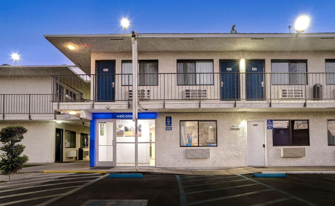 Motel 6 Bakersfield, CA - South - ReservationDesk.com