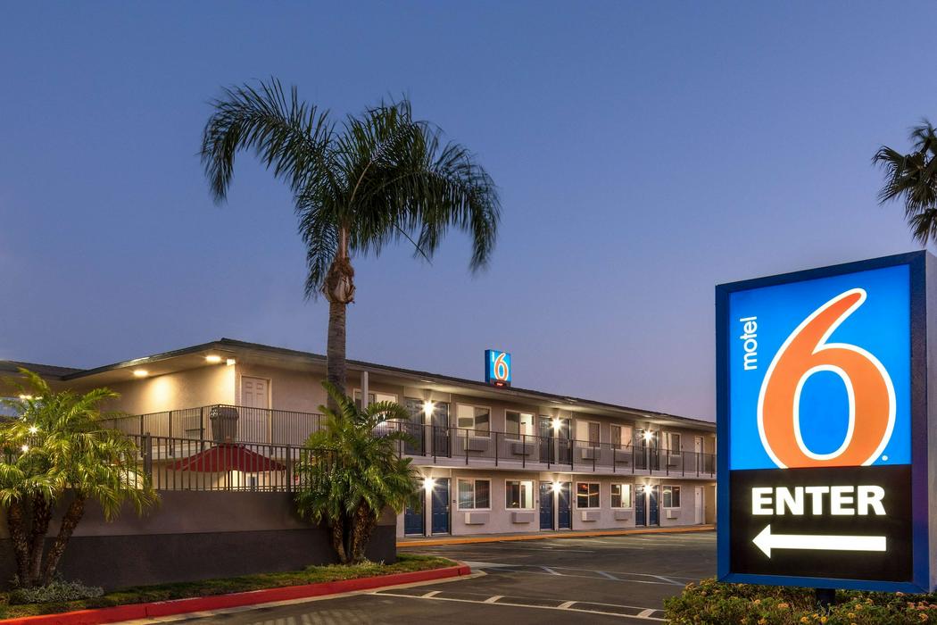 Motel 6 Fontana, CA - ReservationDesk.com