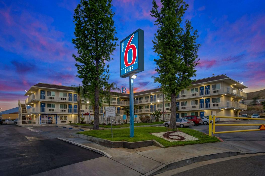 Motel 6 San Bernardino, CA - North - ReservationDesk.com