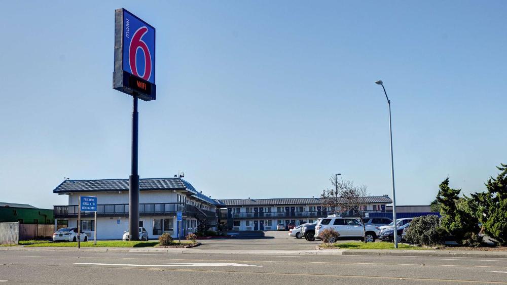 Motel 6 Eureka, CA - ReservationDesk.com