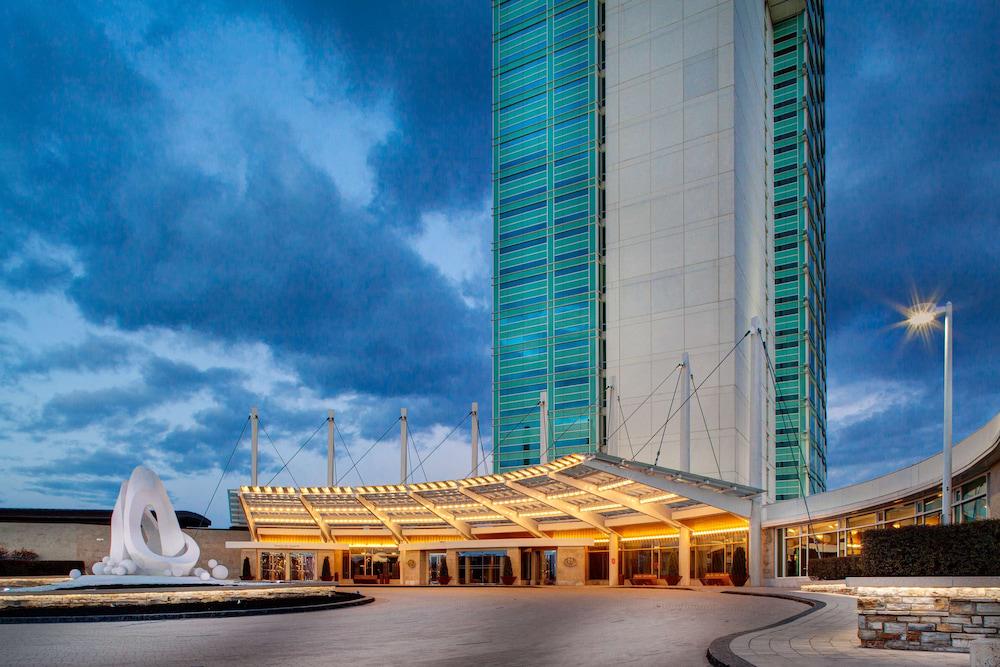 Hilton LacLeamy