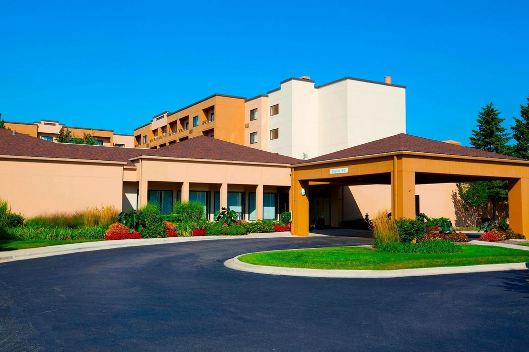 courtyard-by-marriott-chicago-o-hare-reservationdesk