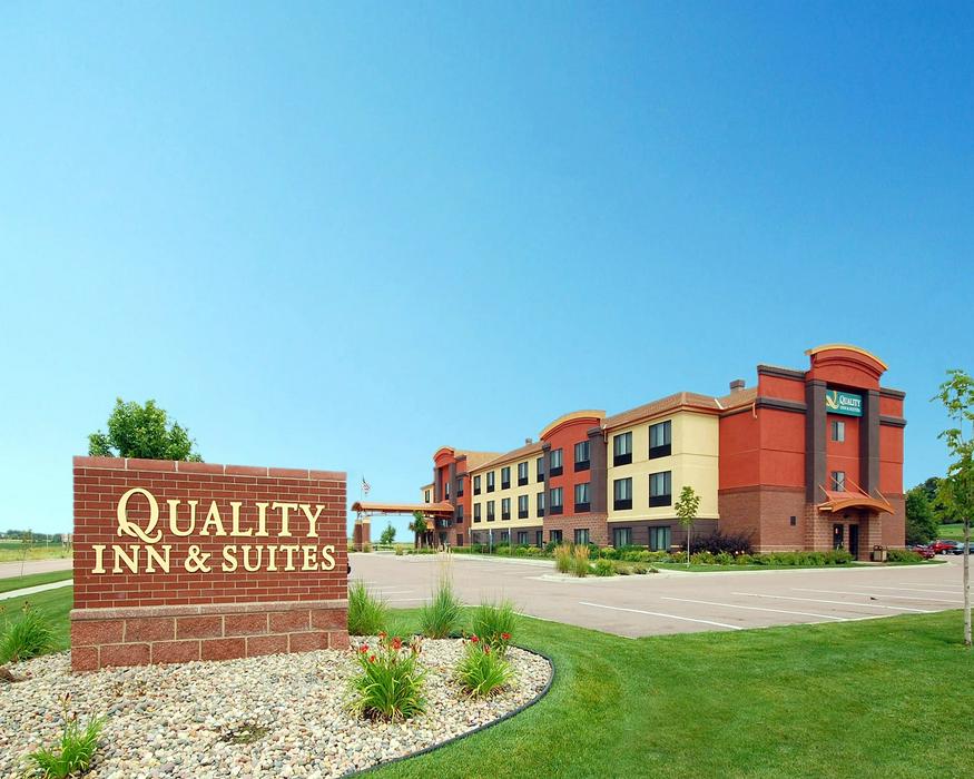 Quality Inn & Suites Airport North - ReservationDesk.com