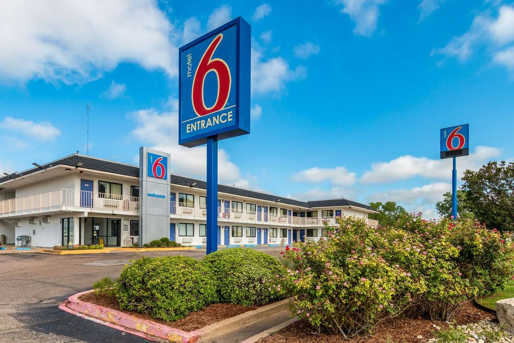 Motel 6 Bellmead, TX - Waco - ReservationDesk.com