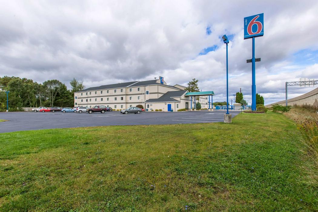 Motel 6 Baraboo, WI - Lake Delton - ReservationDesk.com