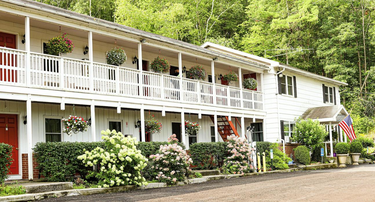 Chatham Travel Lodge