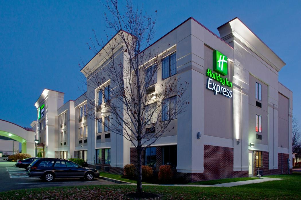 Holiday Inn Express Hotel & Suites Columbus SW-Grove City ...