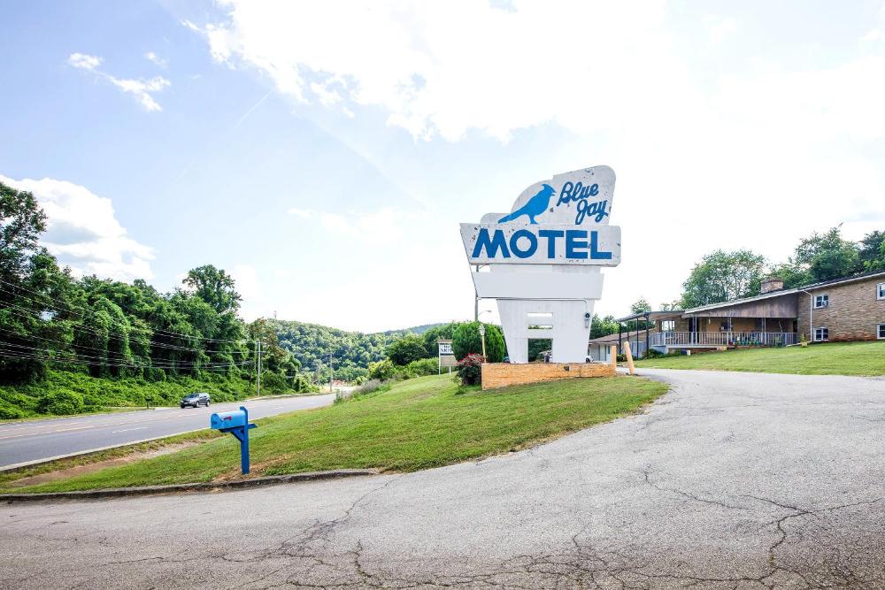 Blue Jay Motel