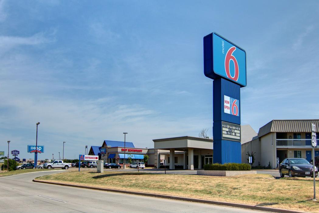 Motel 6 Mount Pleasant, TX - ReservationDesk.com