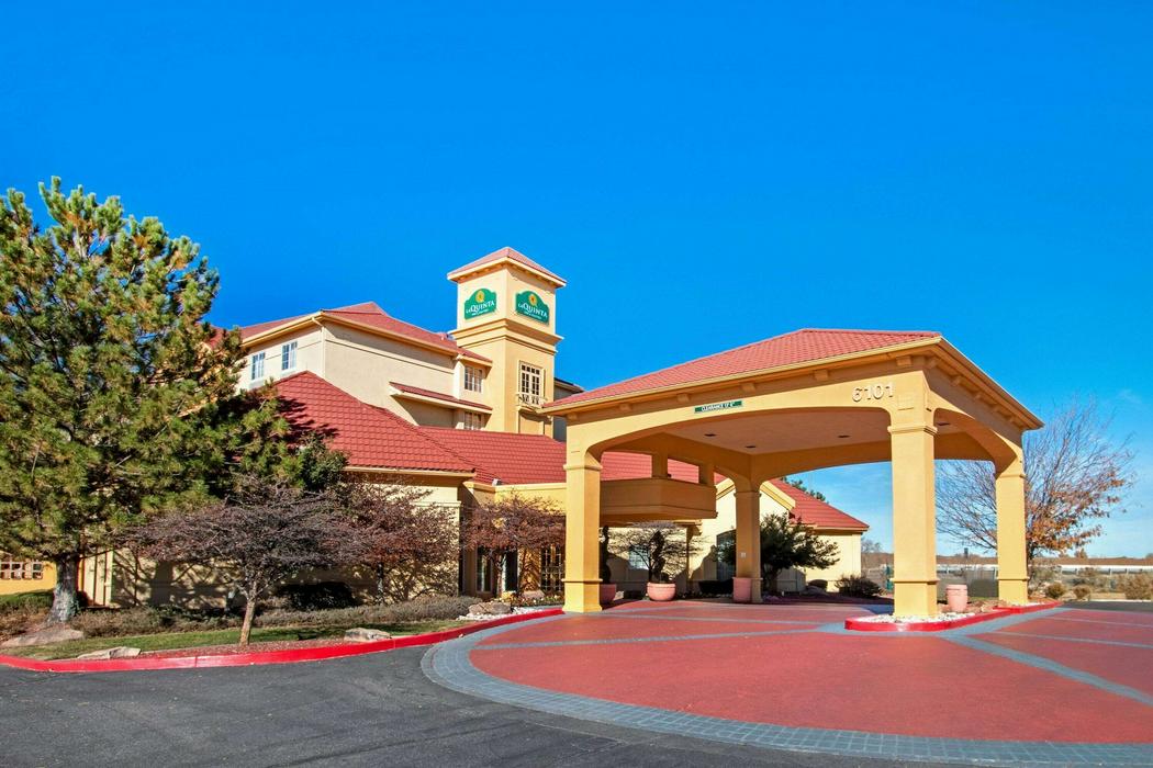 Quinta Inn Suites Wyndham Albuquerque West ReservationDesk com