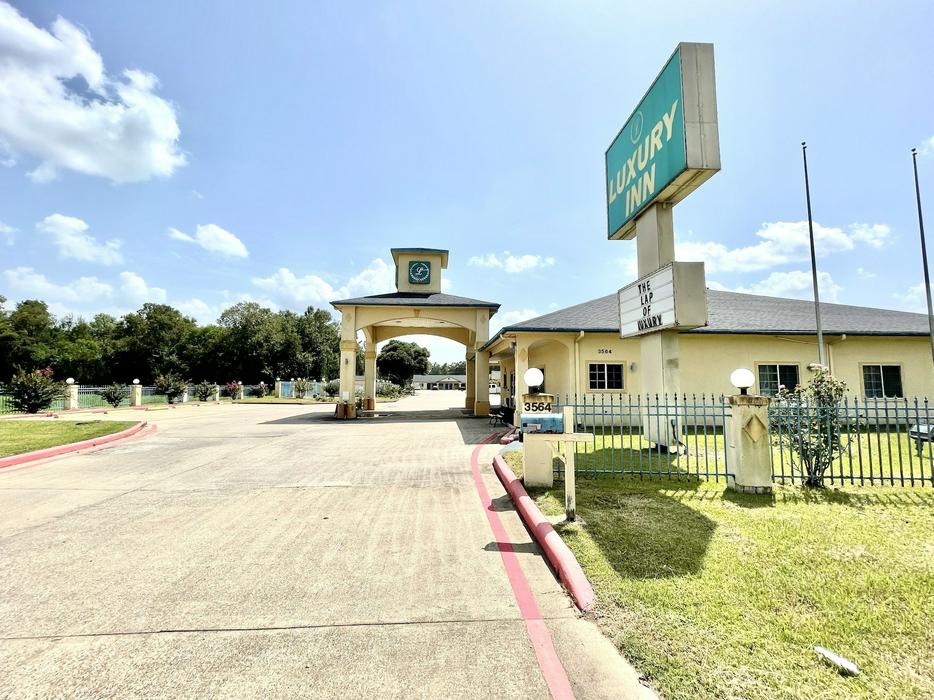 Luxury Inn & Suites Liberty