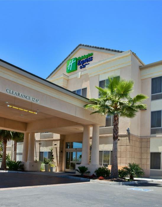 Holiday Inn Express Hotel & Suites San Diego Otay Mesa ...