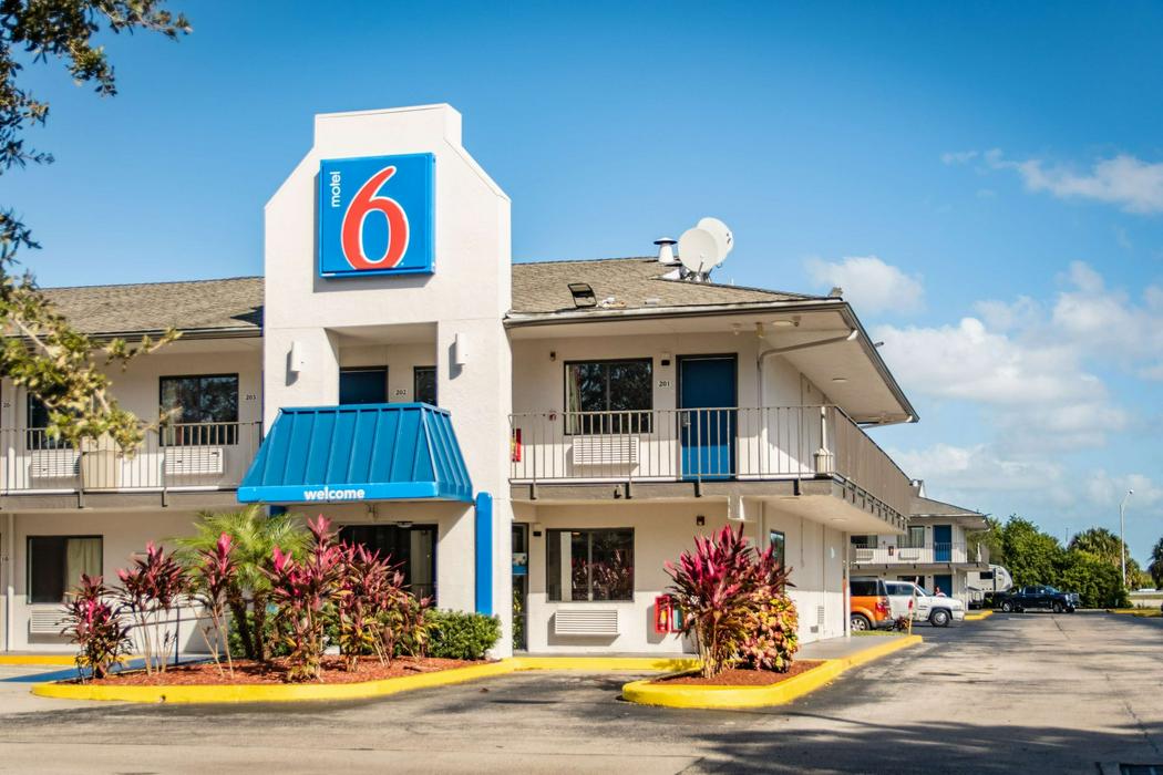 Motel 6 Ft. Pierce, FL - ReservationDesk.com