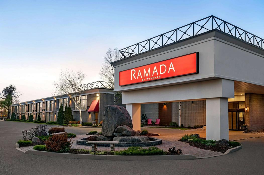 Ramada by Wyndham Cornwall - ReservationDesk.com