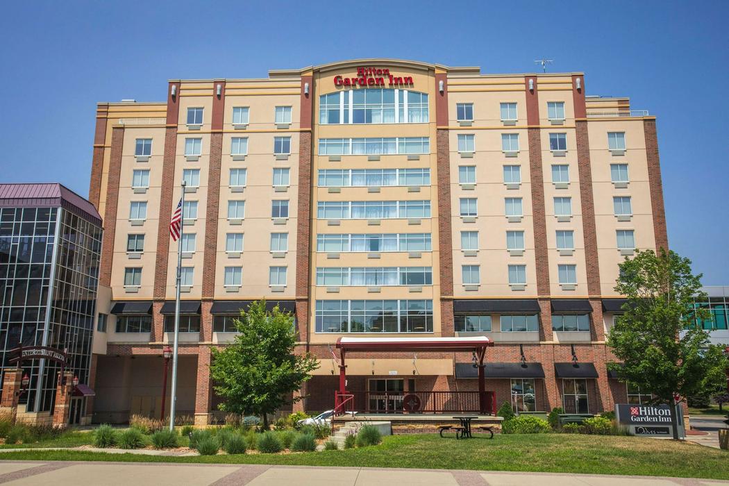 Hilton Garden Inn Mankato Downtown - ReservationDesk.com