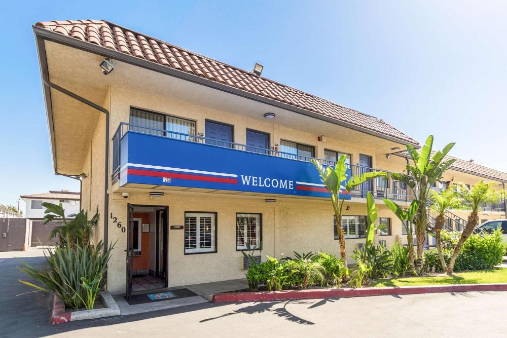 Motel 6 Riverside, CA UCR East Hotel Deals