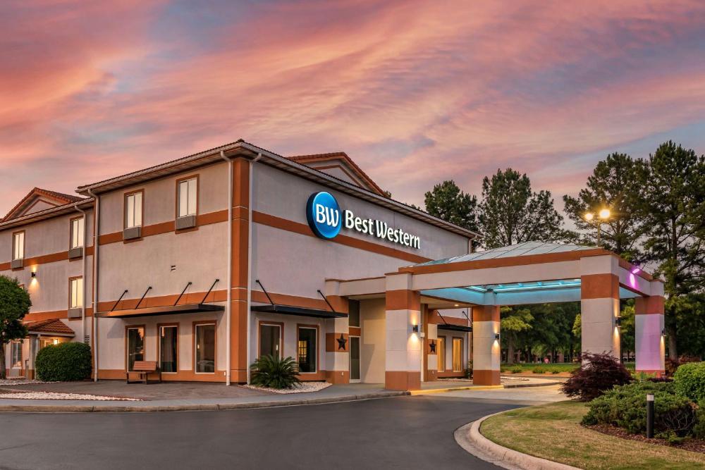 Best Western Plus Carlton Suites Hotel Deals
