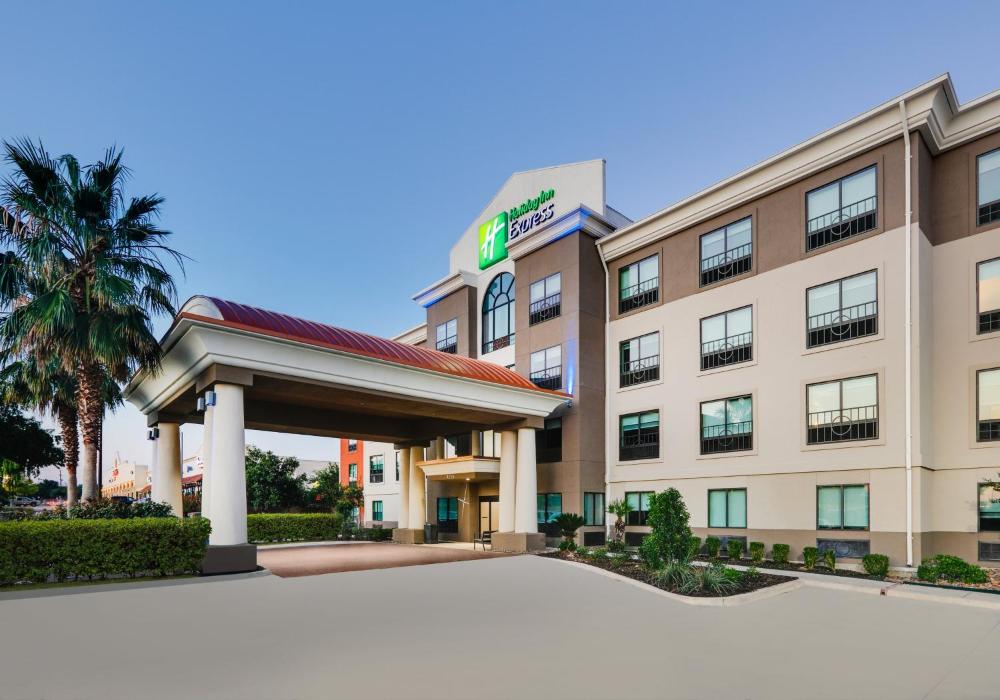 Holiday Inn Express Hotel & Suites NEAR SEAWORLD - ReservationDesk.com