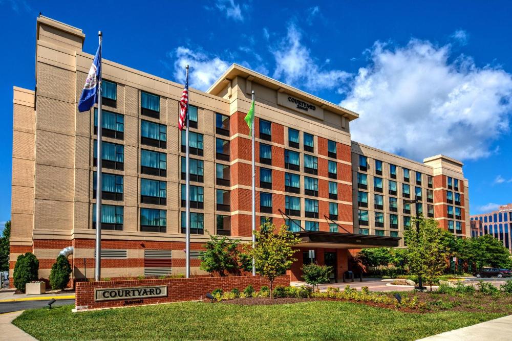 Courtyard by Marriott Dulles Airport Herndon - ReservationDesk.com