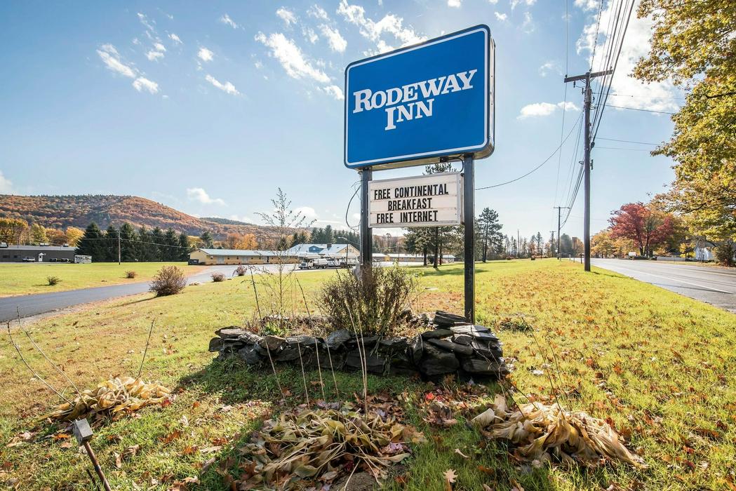 Rodeway Inn Hotel Deals