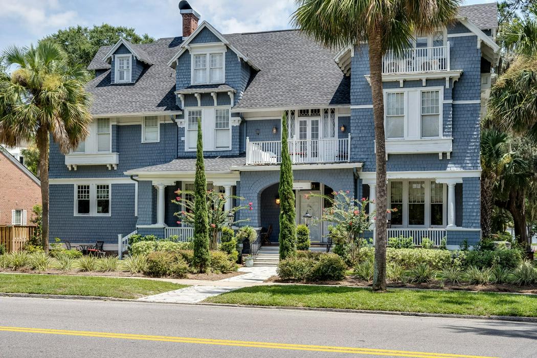 Riverdale Inn Hotel Deals