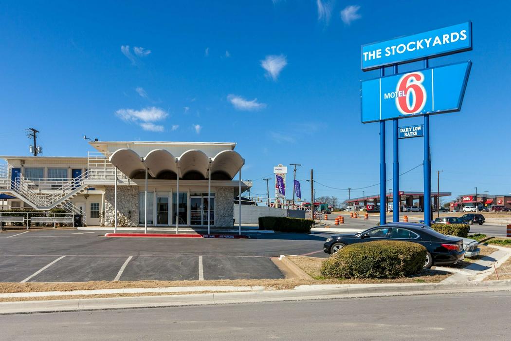 Motel 6 Fort Worth Stockyards - ReservationDesk.com