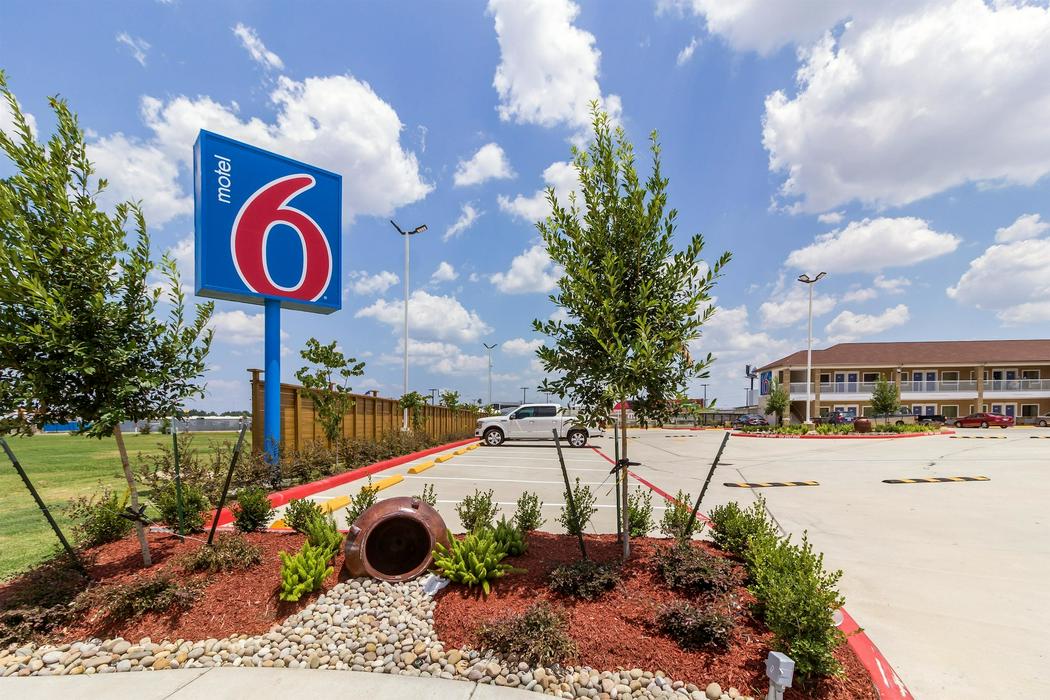 Motel 6 Houston TX North - ReservationDesk.com