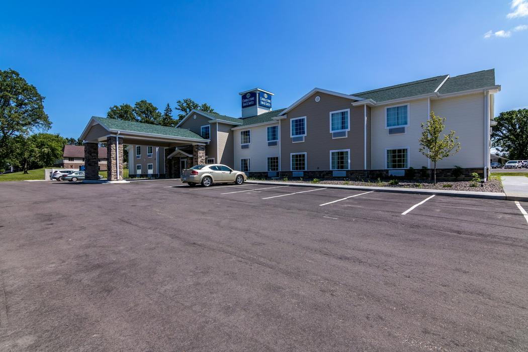 Cobblestone Inn & Suites Barron